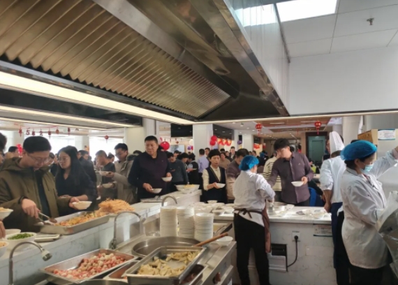 “兩載香韻，餐暖人心”——塔林鼎尚餐飲烏市二分公司項(xiàng)目部慶典活動(dòng)圓滿舉行